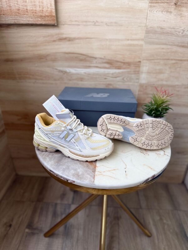 Lunar Motion 1906 Kicks - Image 4