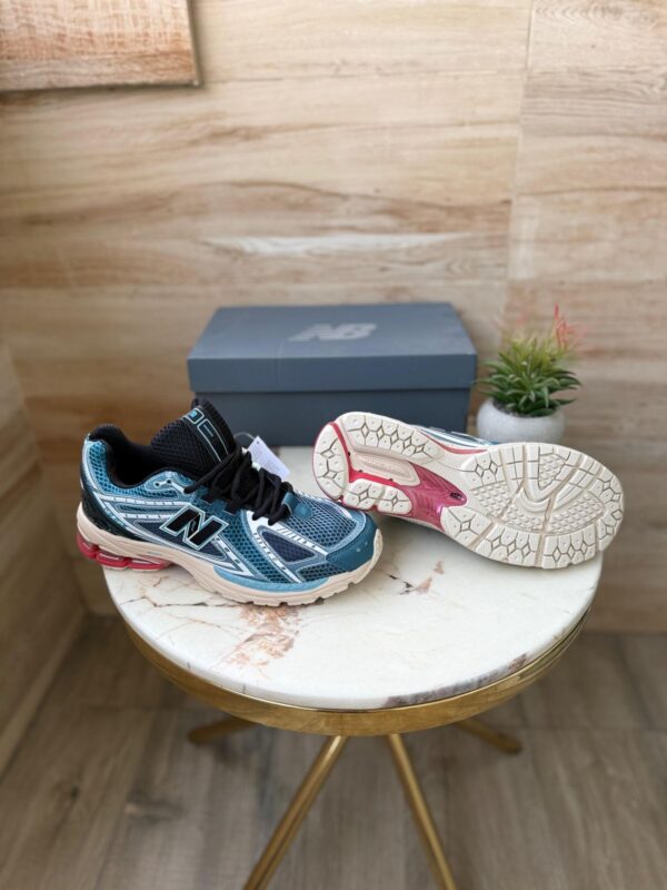 Tech Runner Revival - Image 6